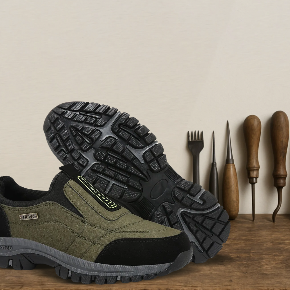 Brantell | Rutschfeste orthopädische Herren-Slipper für alle Jahreszeiten