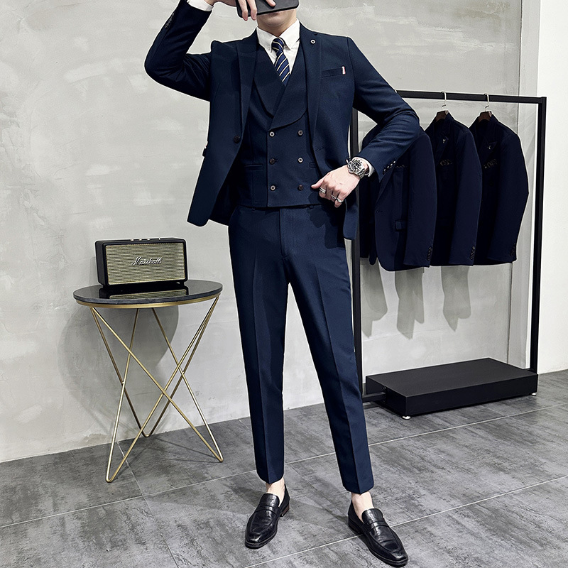 BRANTELL | 3-teiliges set für herren aus schlichtem business-blazer, weste und hose