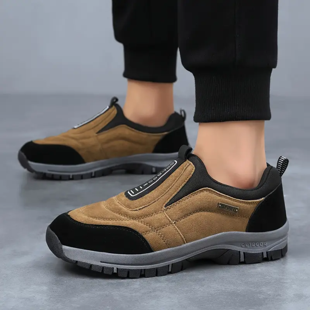 Brantell | Rutschfeste orthopädische Herren-Slipper für alle Jahreszeiten