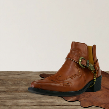 Brantell | Cowboystiefel mit Kettenschnalle und spitzer Zehe
