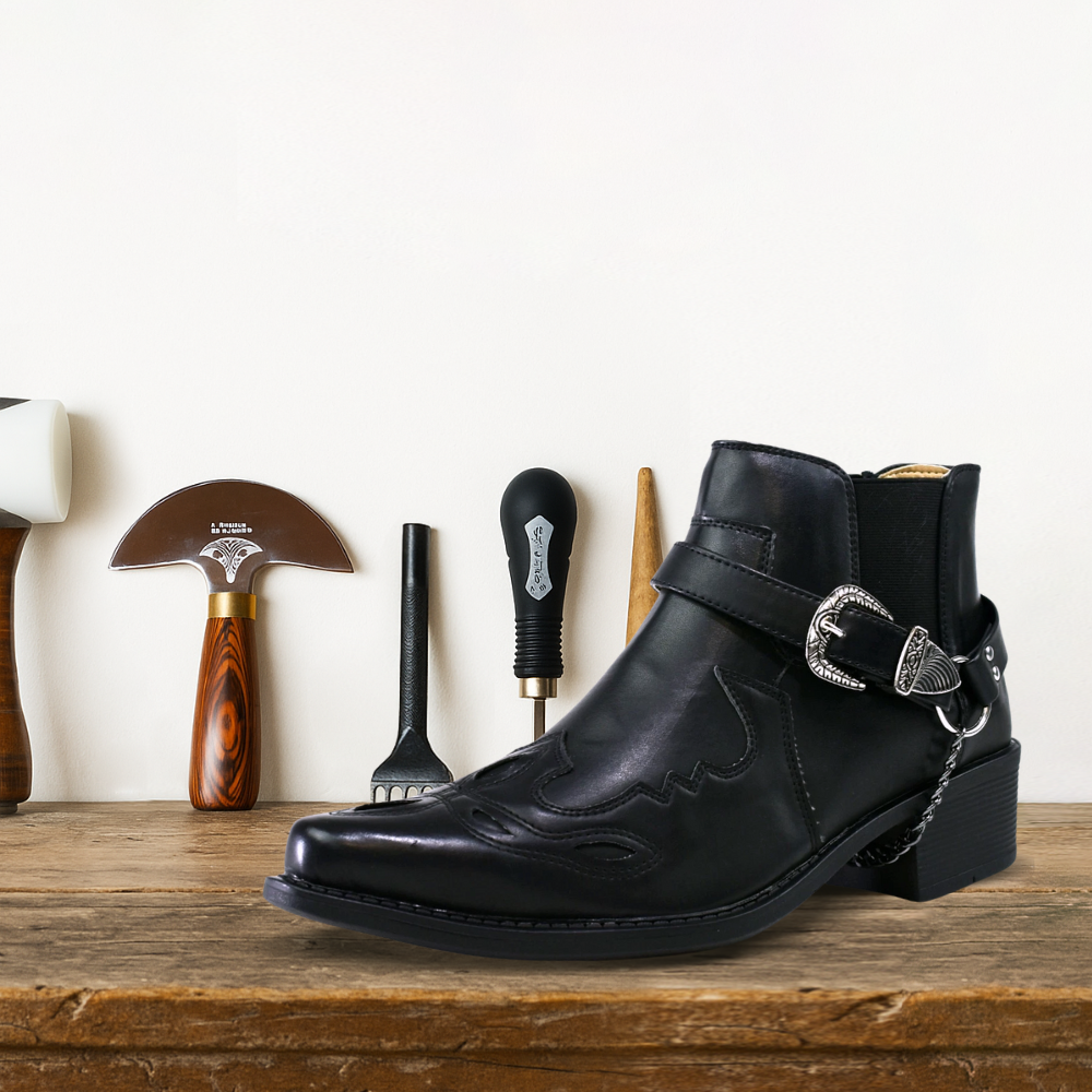 Brantell | Cowboystiefel mit Kettenschnalle und spitzer Zehe