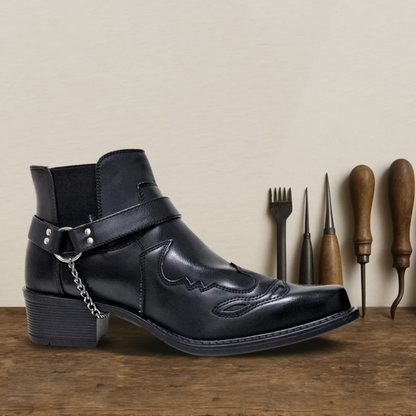 Brantell | Cowboystiefel mit Kettenschnalle und spitzer Zehe