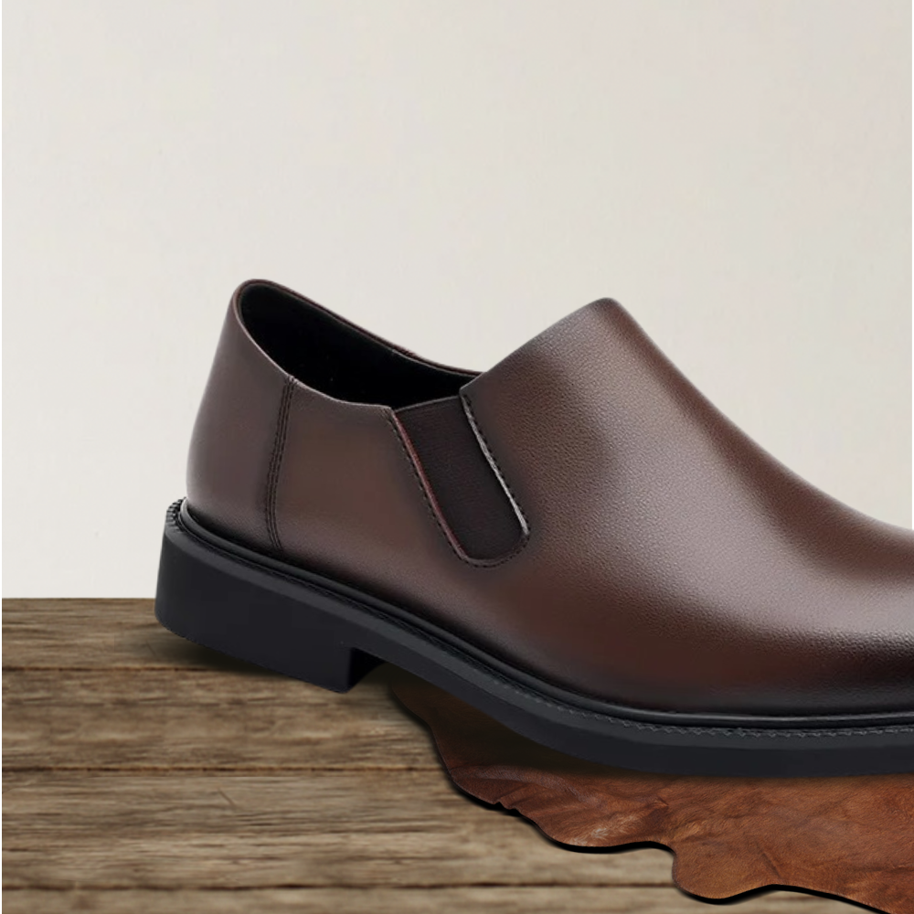 Brantell | Klassischer Herren-Slipper aus Glattlederoptik