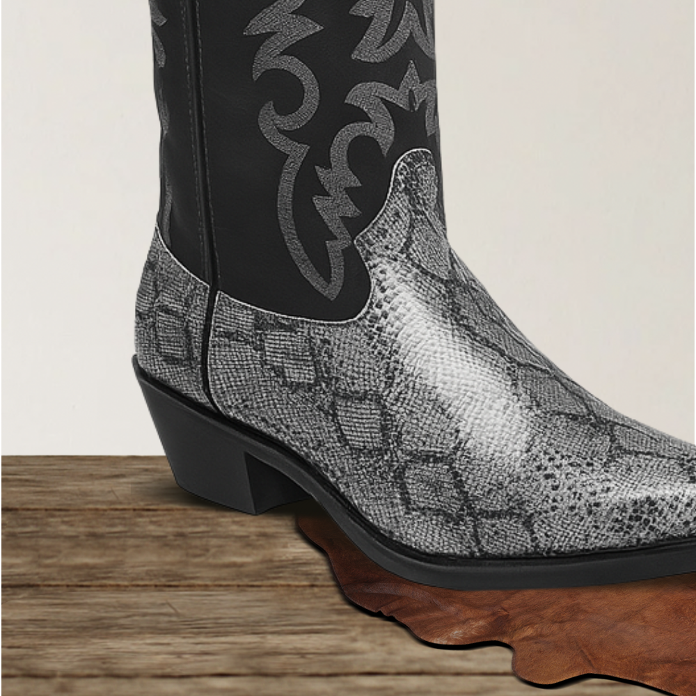 Brantell | Bestickte Westernstiefel im Schlangenleder-Stil