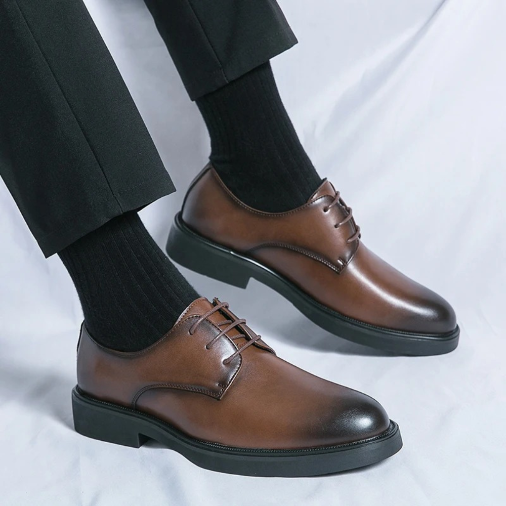 Brantell | Eleganter Herren Derby-Schnürschuh aus Glattlederoptik
